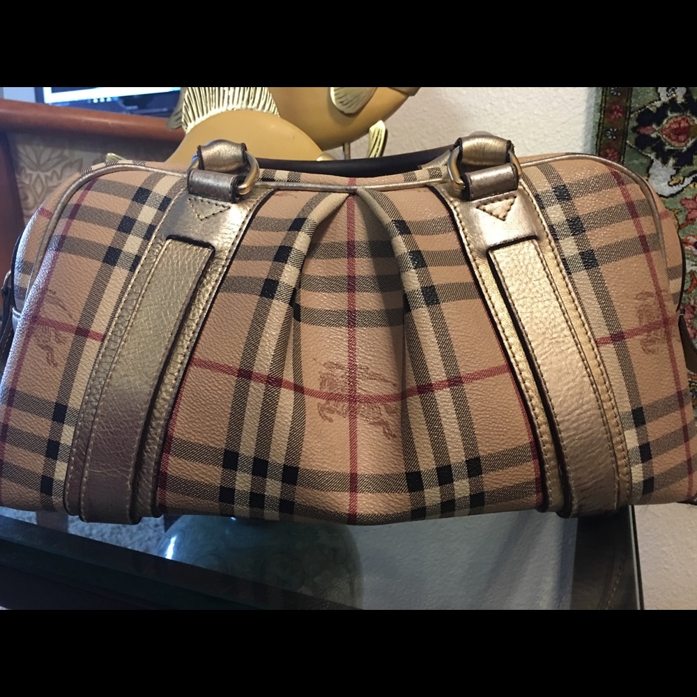 100% Authentic Burberry handbag.